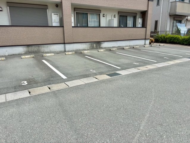 アグレアーブルの駐車場