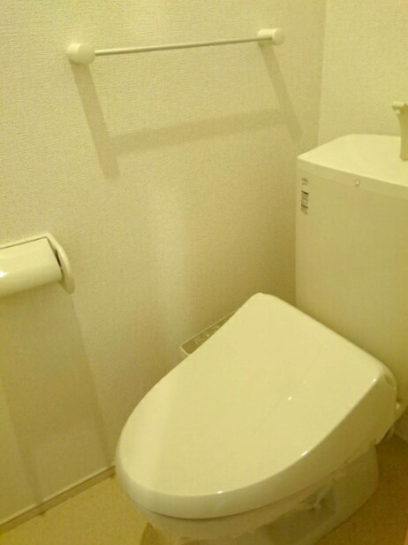 茅ヶ崎市円蔵のアパートのトイレ