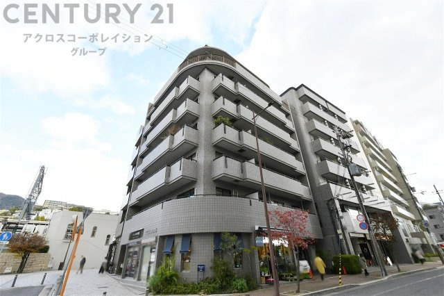 鉄筋コンクリート造7階建て
