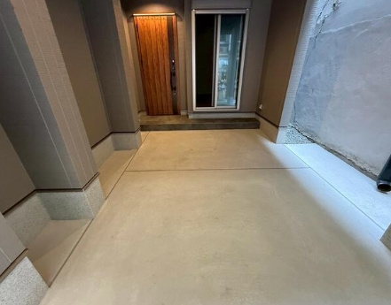 三軒家西２丁目　貸戸建の玄関