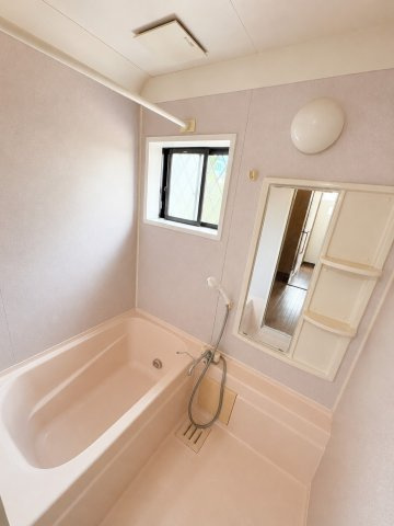 深草平田町の浴室|※掲載写真はプライベート保護の為、家具・調度品をCG処理で削除しています。
