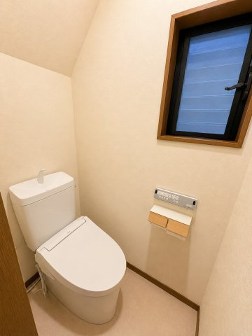 深草平田町のトイレ|※掲載写真はプライベート保護の為、家具・調度品をCG処理で削除しています。

