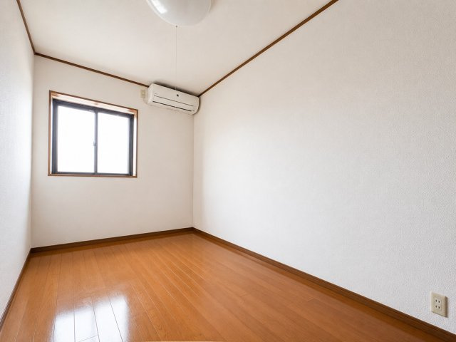 深草平田町の洋室|※掲載写真はプライベート保護の為、家具・調度品をCG処理で削除しています。
