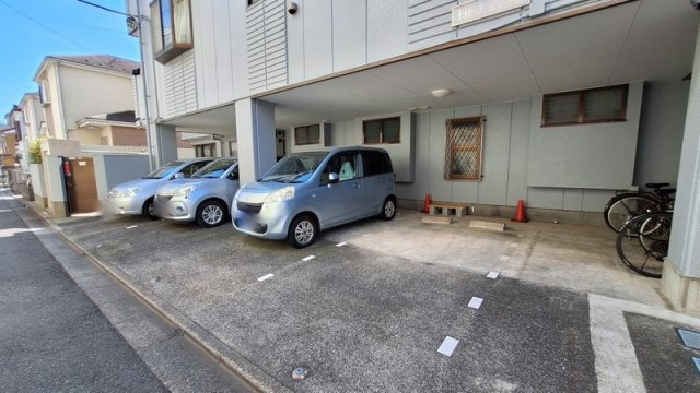 ファーストローズの駐車場|★敷地内駐車場★