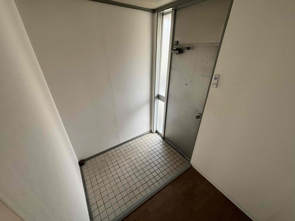 長田天神町1丁目戸建の玄関