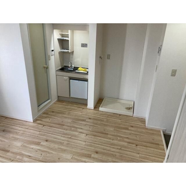 春日ビルの居間・リビング