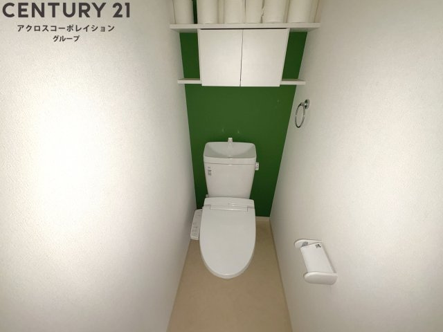 コンパクトで使いやすいトイレです♪