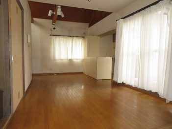 松山市溝辺町　中古戸建　３ＬＤＫの居間・リビング