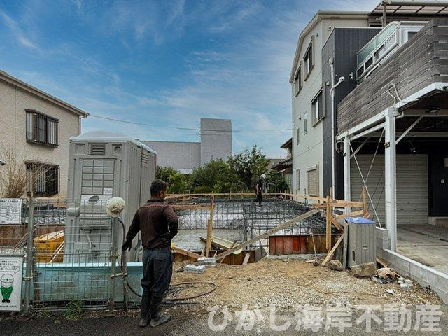 平塚市榎木町　新築戸建　全２棟の外観|7月17日撮影　建築中　現地外観