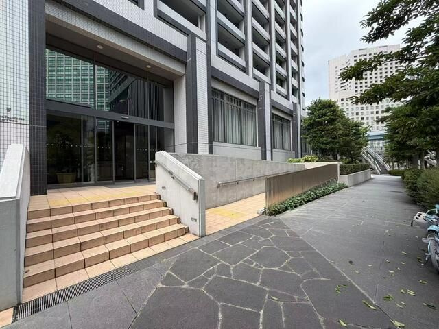 東京ツインパークス　レフトウィングのエントランス
