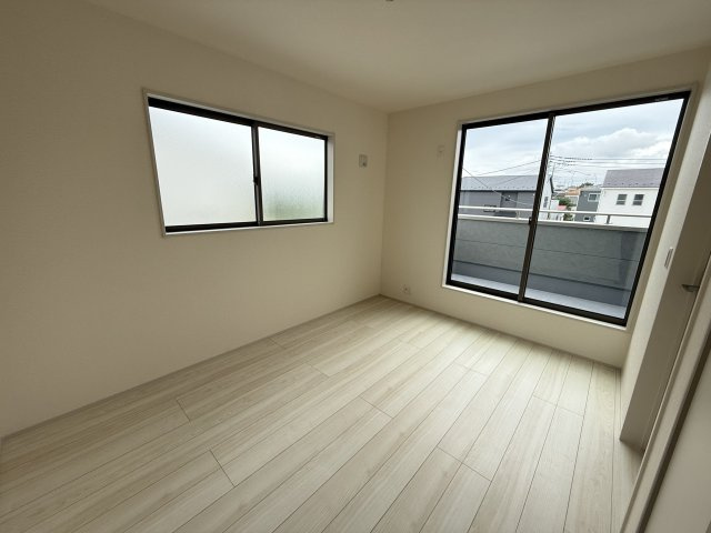 リーブルガーデンS第18渋川金井　2号棟の収納|【イメージ写真】２階洋室3収納です。