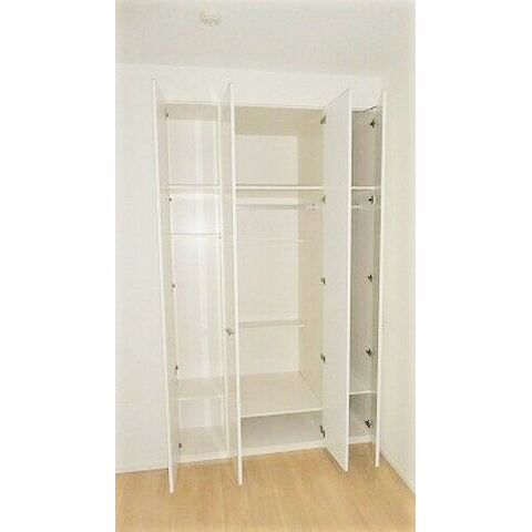 藤沢市辻堂神台１丁目の賃貸マンションの収納