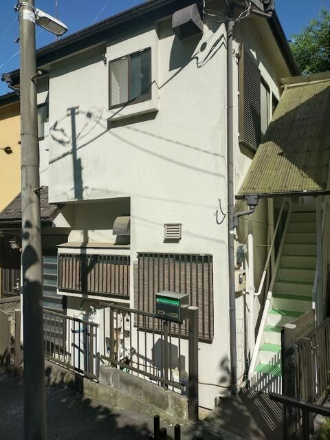 川崎市多摩区西生田４丁目のアパートの外観
