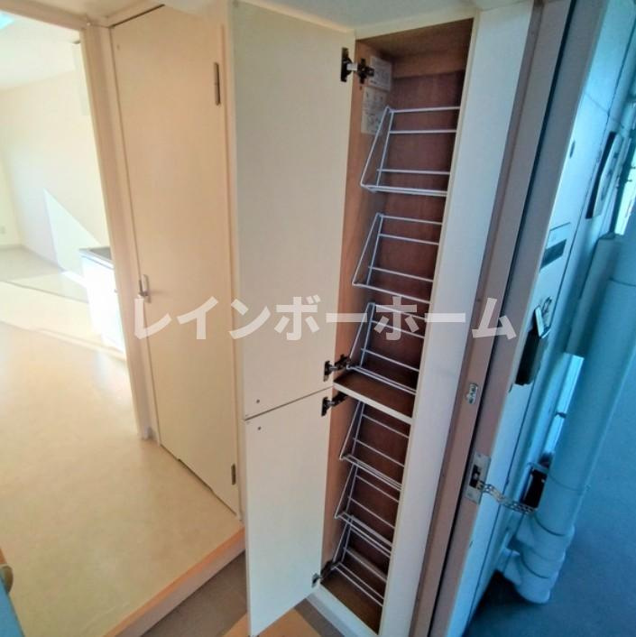 シャンブル英美の玄関