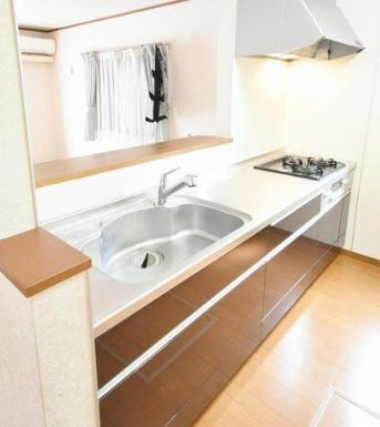 【中古】川越市萱沼リフォーム中古住宅のキッチン|対面式のシステムキッチン