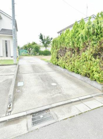 【中古】川越市萱沼リフォーム中古住宅の駐車場
