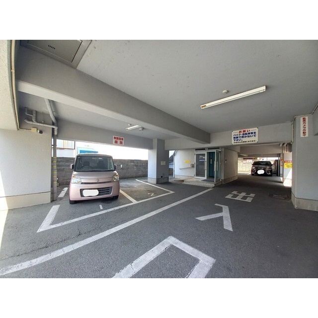 熊本市中央区下通２丁目の賃貸マンションの駐車場