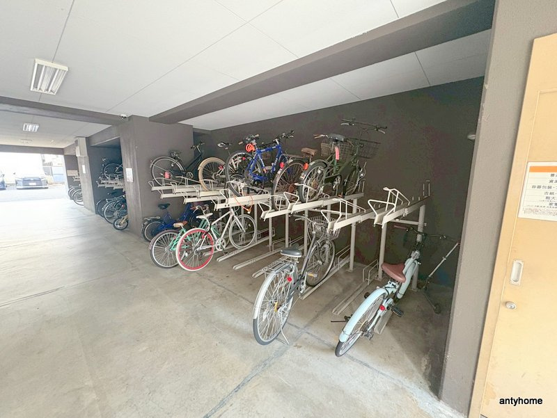 ウィルドゥ市岡　仲介手数料無料の駐車場