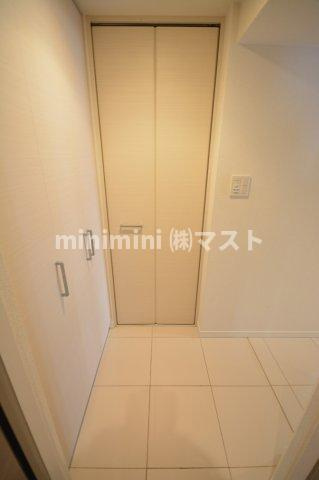 エスライズ北堀江の玄関