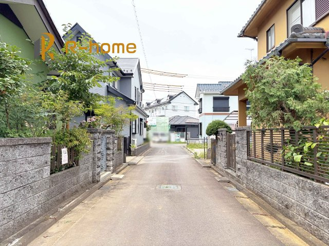 牛久市栄町6丁目　新築戸建て　1号棟の前面道路含む現地写真|『今から見たい！』大歓迎です♪
お気軽にＲ－ｈomeまでお問い合わせください。