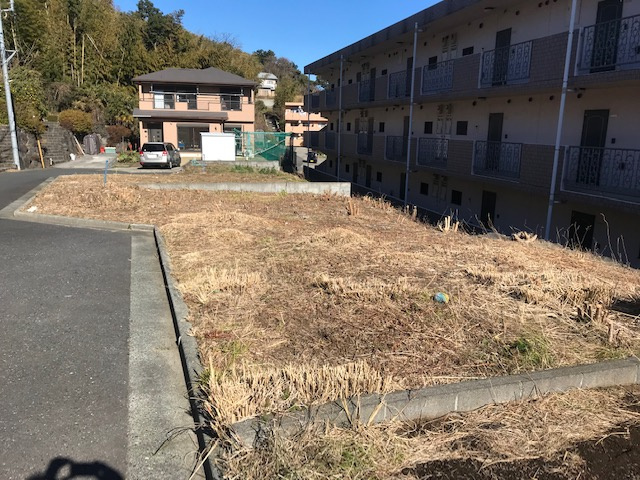 川奈駅徒歩4分　生活利便性の良い土地398万円の外観