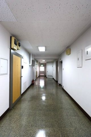 東光苑マンションのロビー