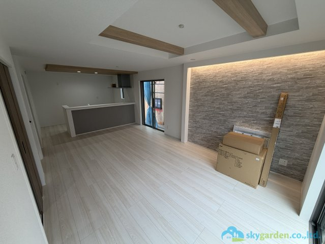 伊勢原市三ノ宮　新築戸建　全3棟2号棟の居間・リビング
