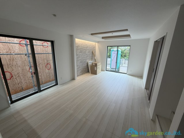 伊勢原市三ノ宮　新築戸建　全3棟2号棟の居間・リビング