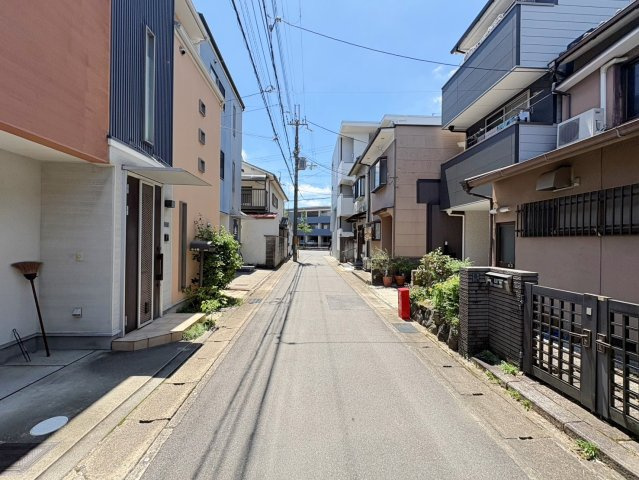 下津林前泓町の外観|スーパーやコンビニが徒歩圏内にございます♪（R8.7撮影）