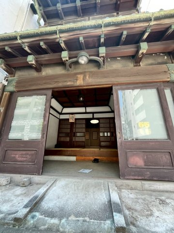 神田店舗付住居の外観