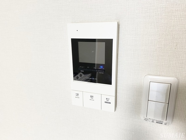 クオリタス東十条のセキュリティ|モニタ付きインターホンです☆