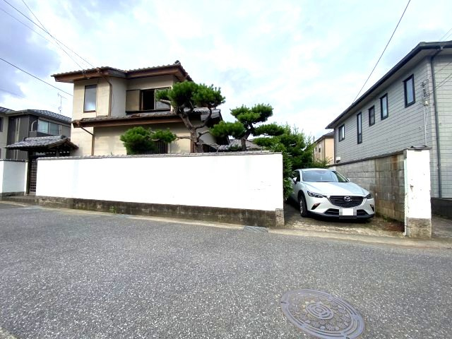 大和市上和田　建築条件無し売地の前面道路含む現地写真