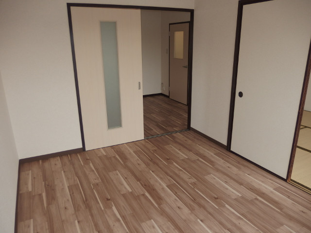 マンション岡田の居間・リビング