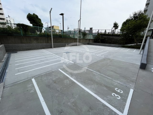 ロイヤルクィーンズパーク浪速のその他共用部分|ロイヤルクィーンズパーク浪速　駐輪場