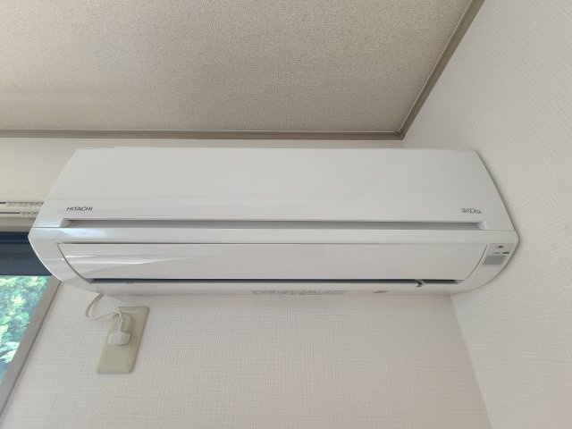 セジュール城山の設備|洋室　8帖　エアコン