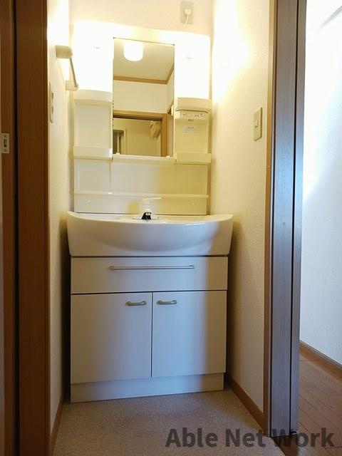 ブリズⅢの洗面所|独立洗面台です