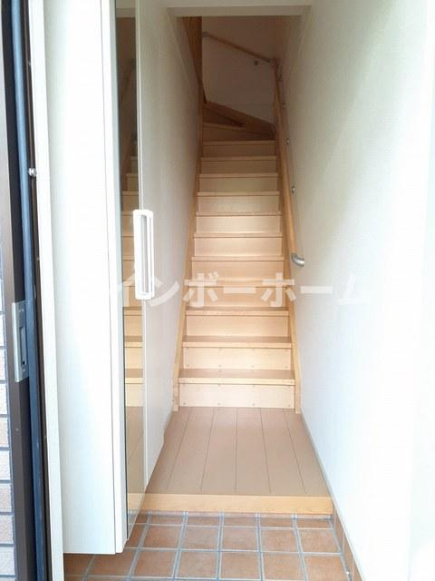 ソリヤ　エスティ　【非対面対応】接客・申込・契約オンライン！LINE×相談可！の内装|おしゃれな内装です