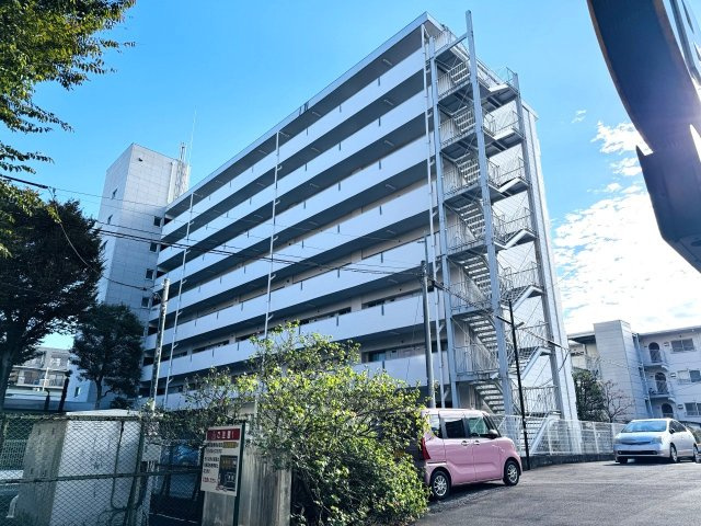 ファミール西八王子Ａ号棟（２号棟）の外観|～めじろ台駅徒歩15分・西八王子駅徒歩21分　内装フルリノベ済　小中学校徒歩5分圏内～