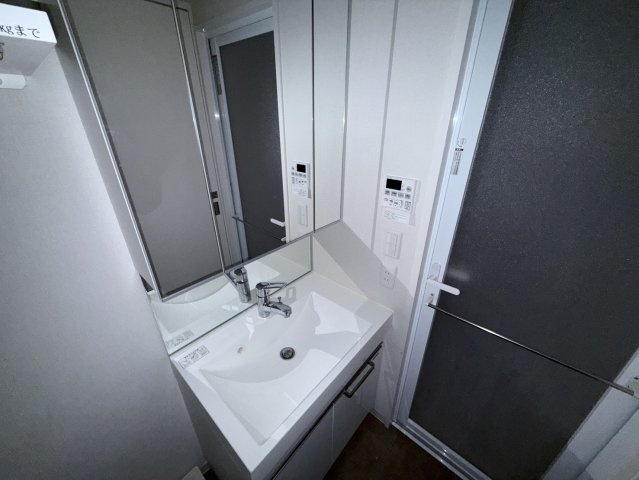 クロスレジデンス神戸元町の洗面所|同物件別部屋写真