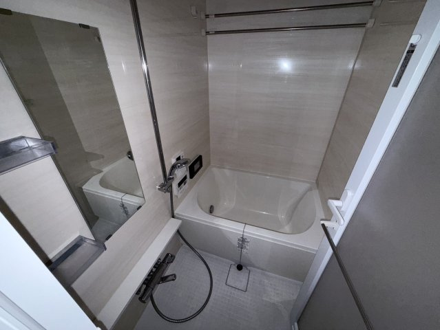 クロスレジデンス神戸元町の浴室|同物件別部屋写真