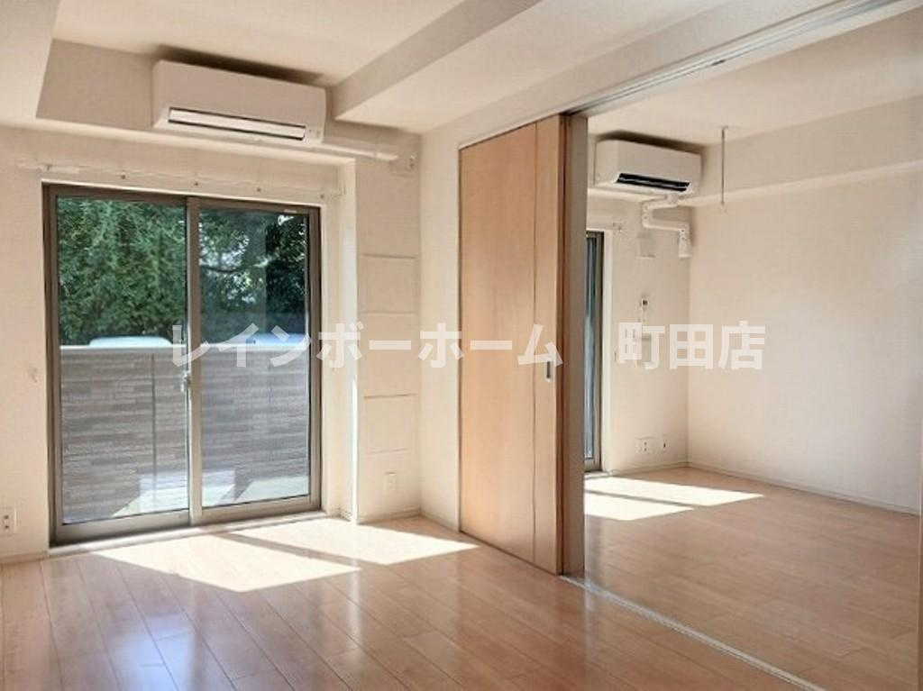 エクレーヌ湘南※初期費用分割あと払いサービス利用可能物件の居間・リビング