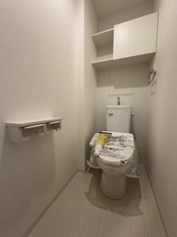 温水洗浄便座付きのトイレです！
