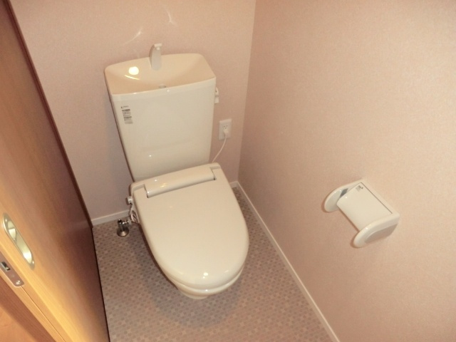 暖房便座付きのトイレです！