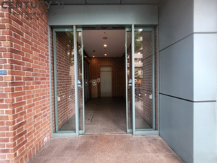 フェスタ立花南館EASTのエントランス