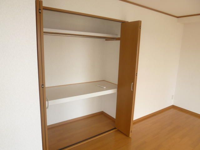 パレスメゾンＥの収納