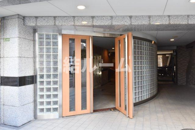 文京区千駄木３丁目の賃貸マンションのエントランス