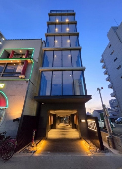 ＥＡＲＬＳ　ＴＡＮＩＭＡＣＨＩ