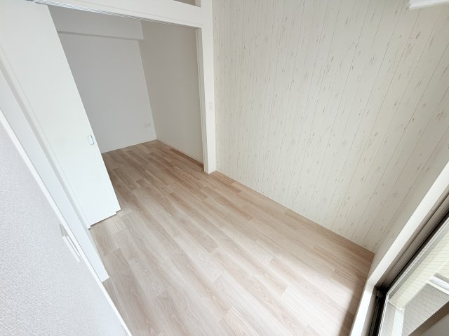セレニテ神戸駅前アリエの居間・リビング