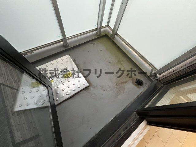 三鷹市上連雀１丁目の賃貸マンションのバルコニー