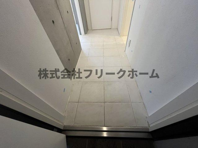 三鷹市上連雀１丁目の賃貸マンションの玄関